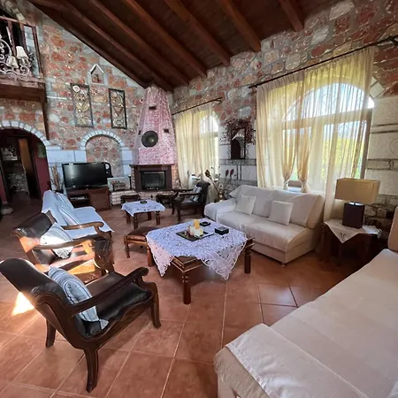 Stone And Sea Holiday home Loutra Elevtheron